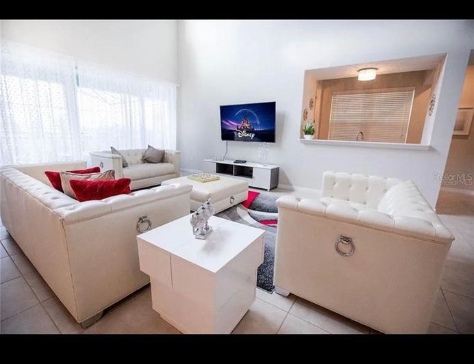 Image No.9-6 Bed Property for sale