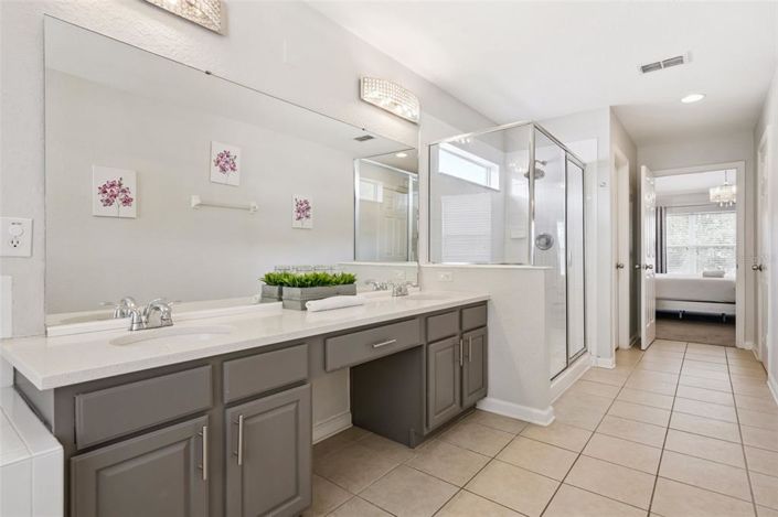 Image No.14-6 Bed Property for sale