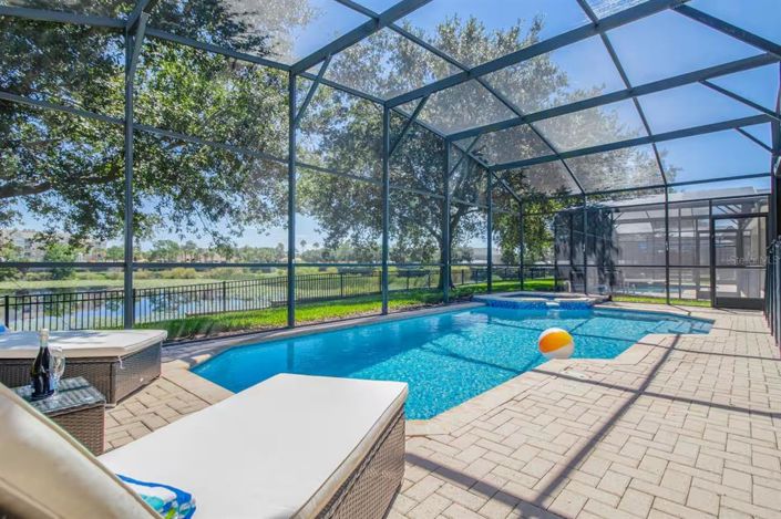 Image No.30-6 Bed Property for sale