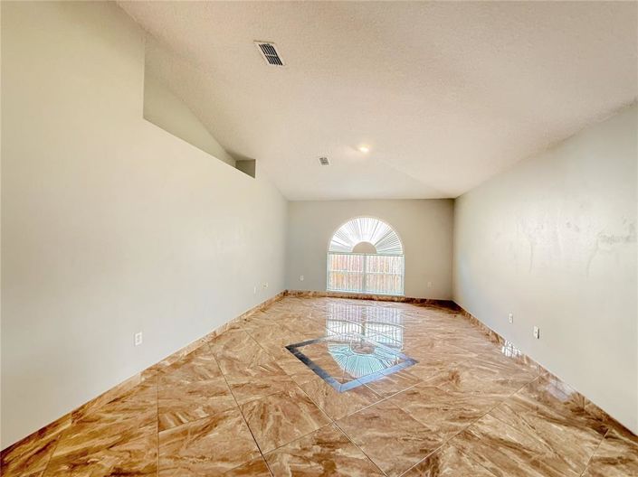 Image No.13-4 Bed Property for sale