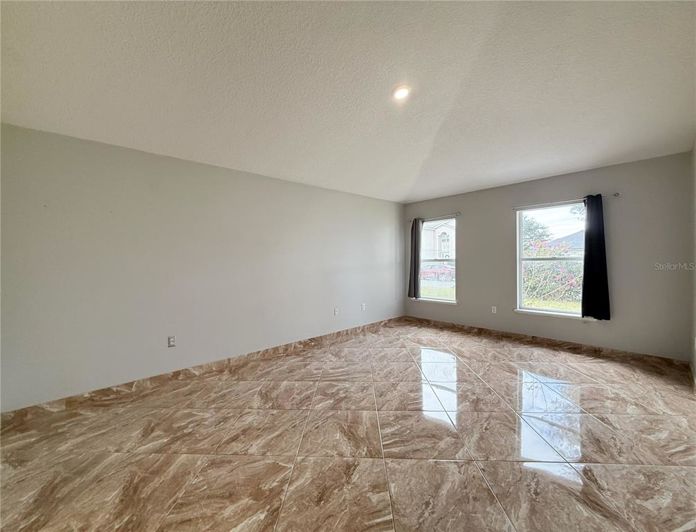 Image No.15-4 Bed Property for sale