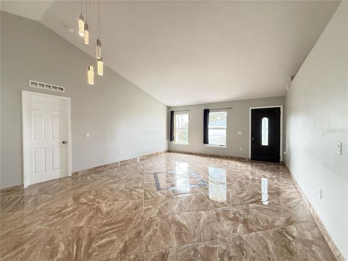 Image No.5-4 Bed Property for sale