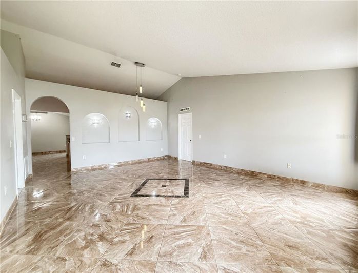 Image No.6-4 Bed Property for sale