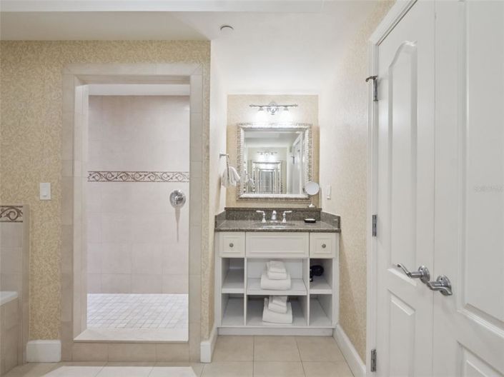 Image No.9-2 Bed Property for sale