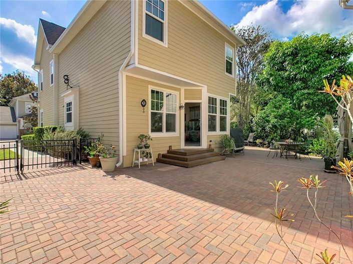 Image No.15-6 Bed Property for sale