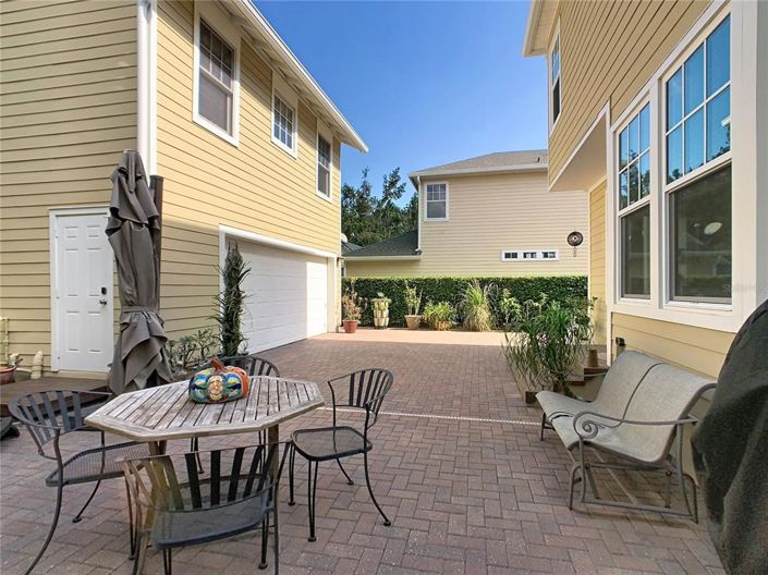 Image No.19-6 Bed Property for sale