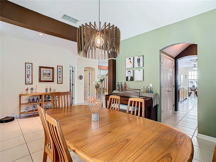 Image No.27-6 Bed Property for sale