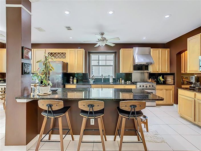 Image No.38-6 Bed Property for sale