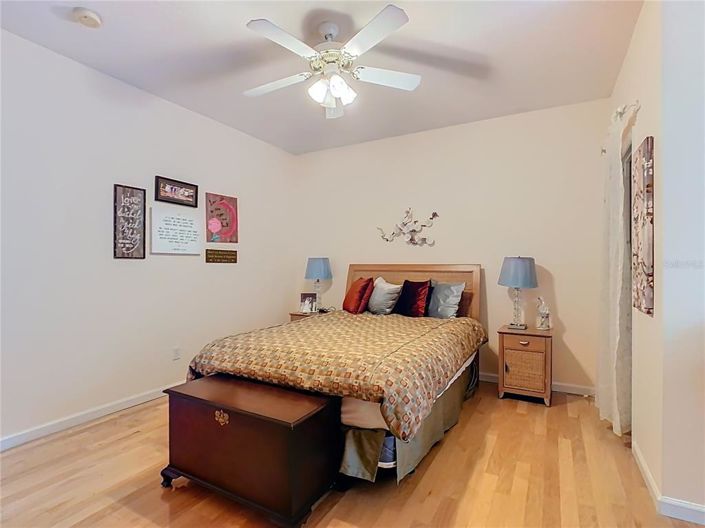 Image No.52-6 Bed Property for sale