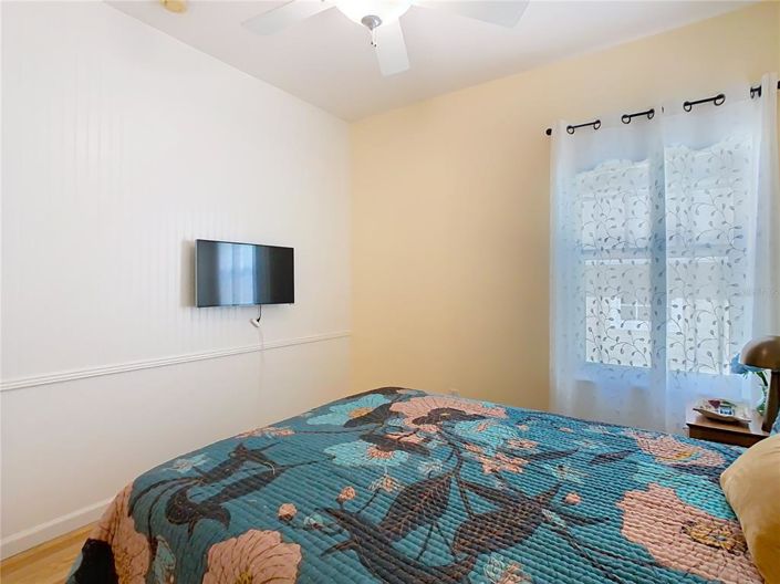 Image No.60-6 Bed Property for sale