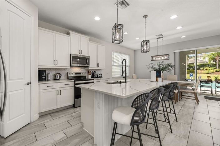 Image No.17-5 Bed Property for sale