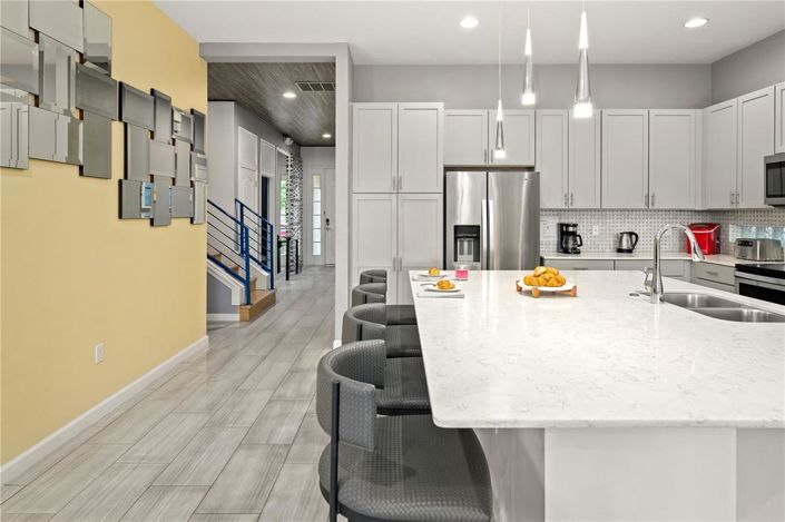 Image No.16-11 Bed Property for sale