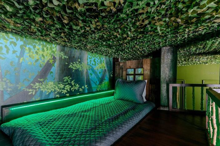 Image No.36-11 Bed Property for sale