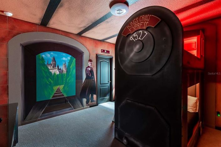 Image No.37-11 Bed Property for sale