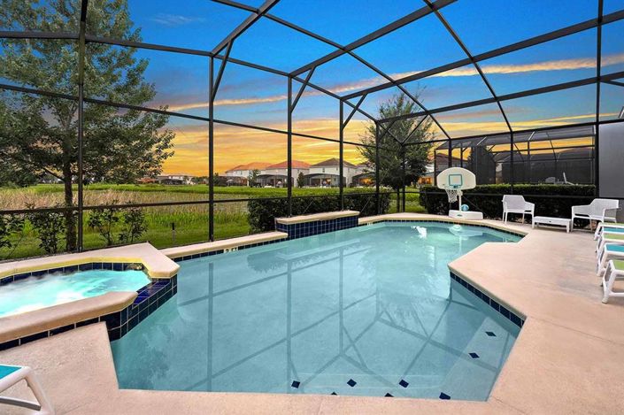 Image No.51-11 Bed Property for sale