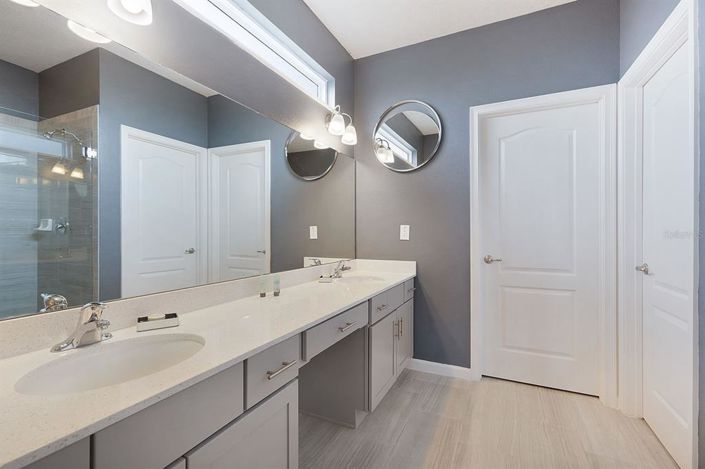 Image No.24-11 Bed Property for sale