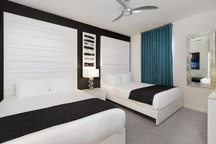 Image No.35-11 Bed Property for sale