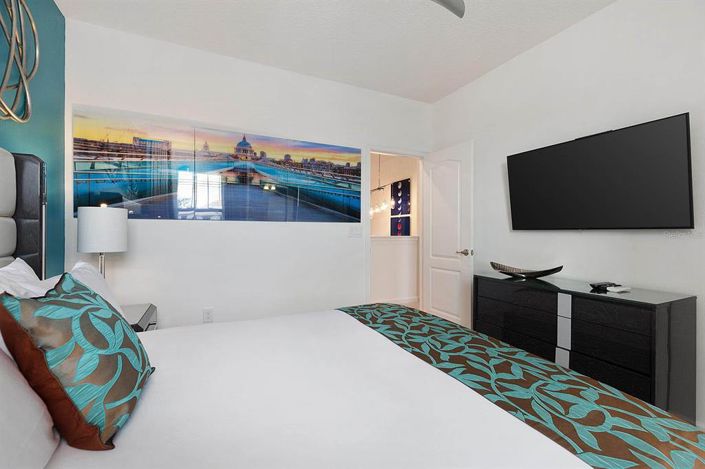 Image No.37-11 Bed Property for sale