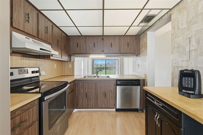 Image No.8-2 Bed Property for sale