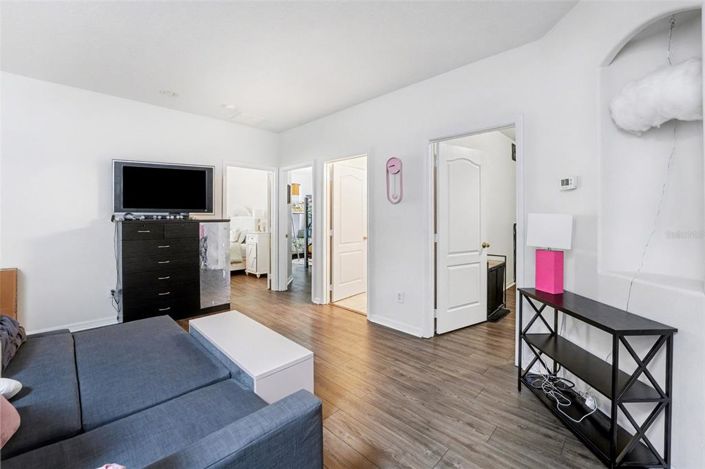 Image No.16-4 Bed Property for sale