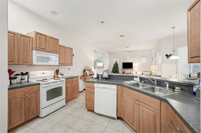 Image No.8-4 Bed Property for sale