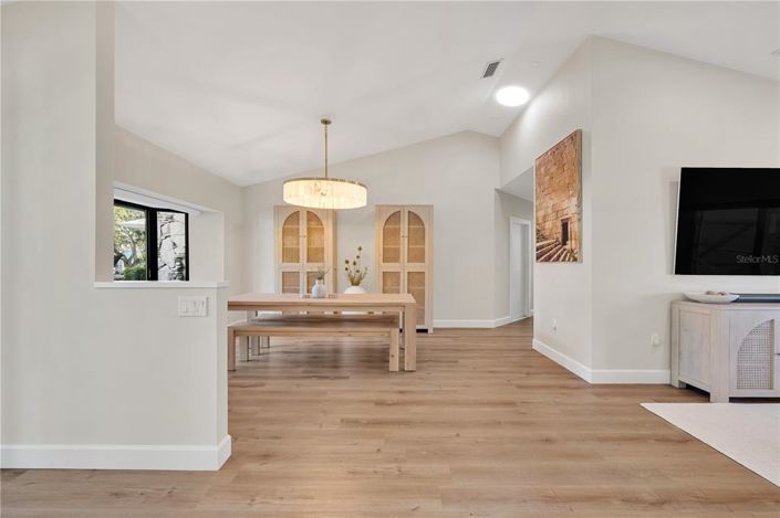 Image No.10-4 Bed Property for sale