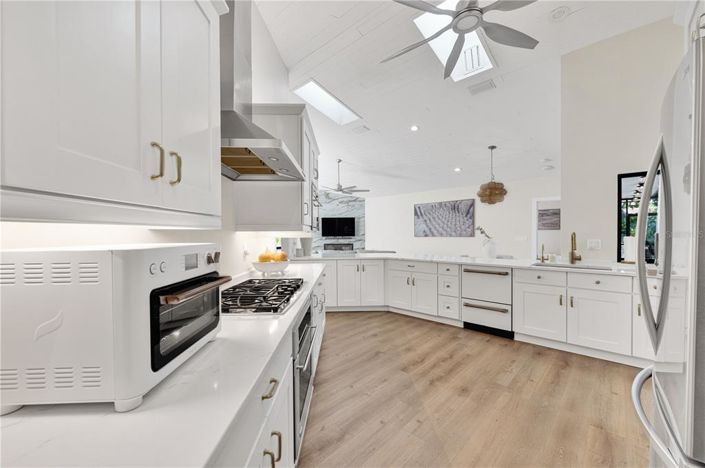 Image No.11-4 Bed Property for sale