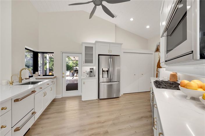 Image No.13-4 Bed Property for sale