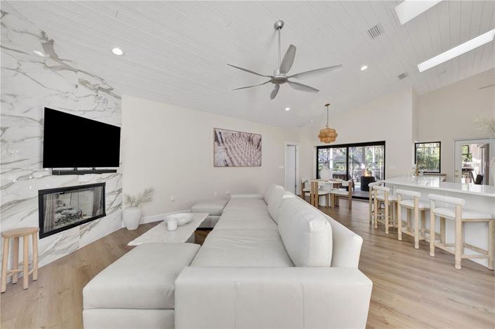 Image No.17-4 Bed Property for sale