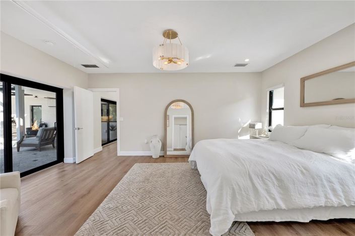 Image No.21-4 Bed Property for sale