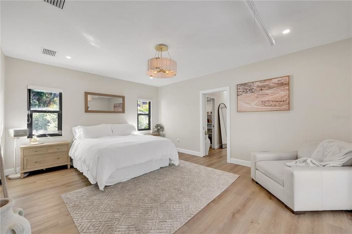 Image No.23-4 Bed Property for sale