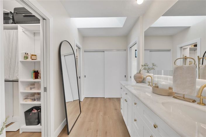 Image No.24-4 Bed Property for sale