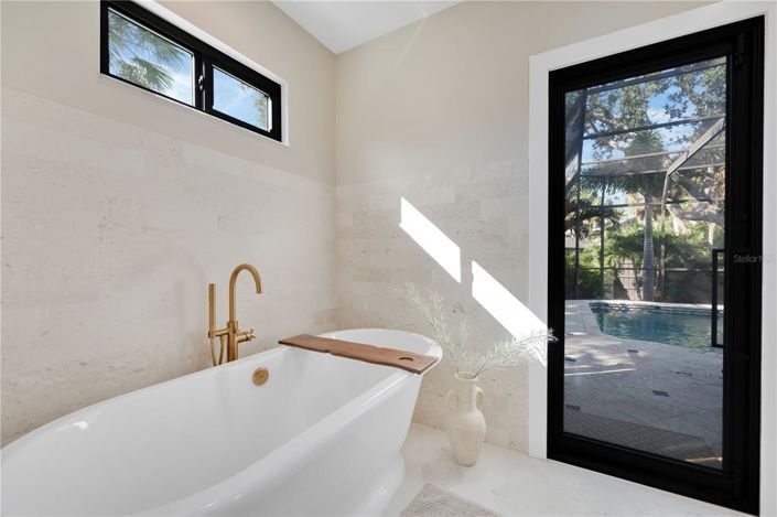 Image No.27-4 Bed Property for sale