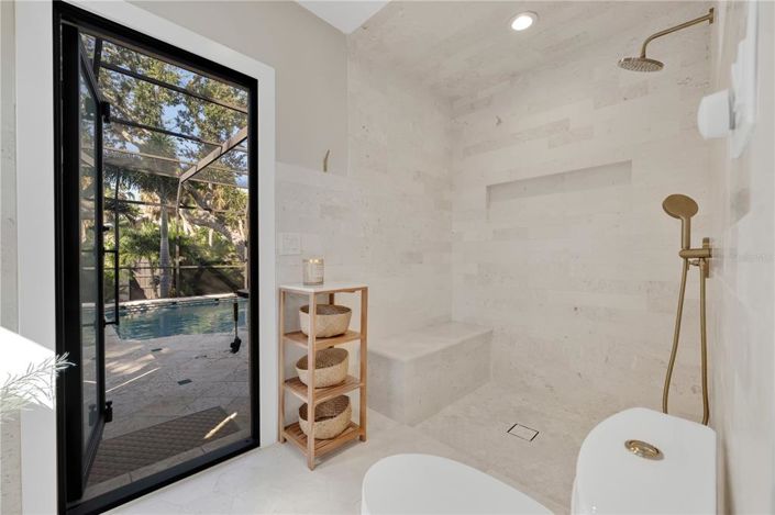 Image No.28-4 Bed Property for sale