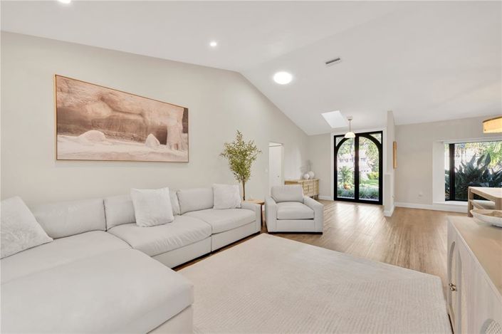 Image No.3-4 Bed Property for sale