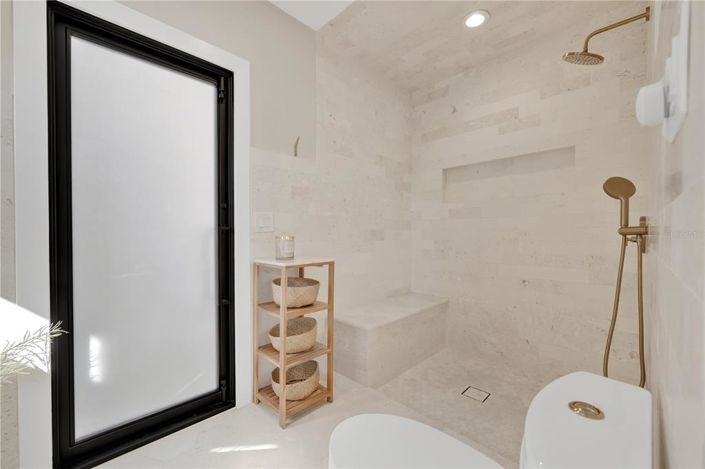 Image No.30-4 Bed Property for sale