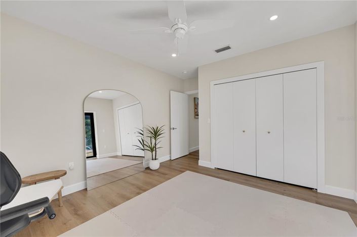 Image No.36-4 Bed Property for sale