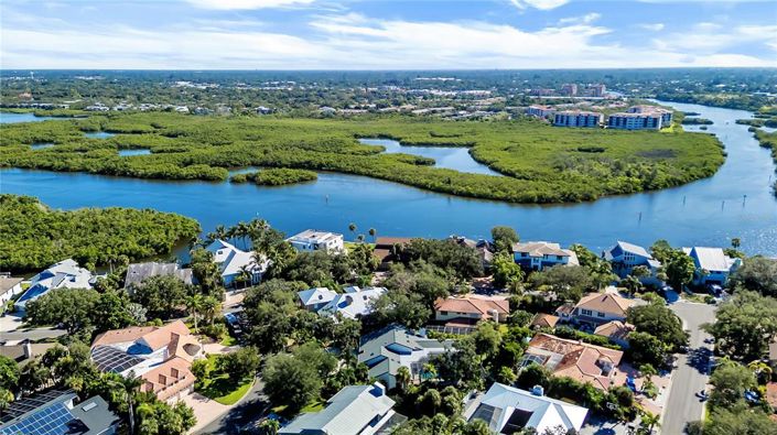 Image No.57-4 Bed Property for sale