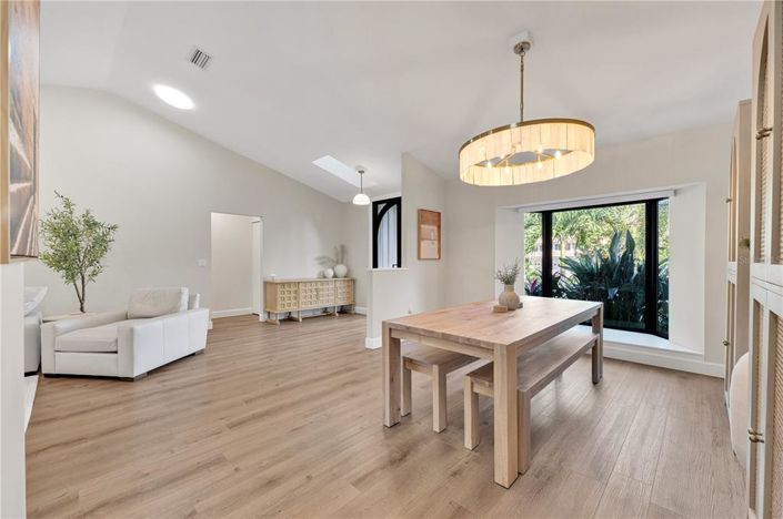 Image No.8-4 Bed Property for sale