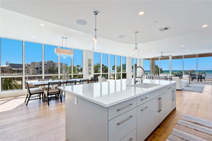 Image No.13-4 Bed Property for sale