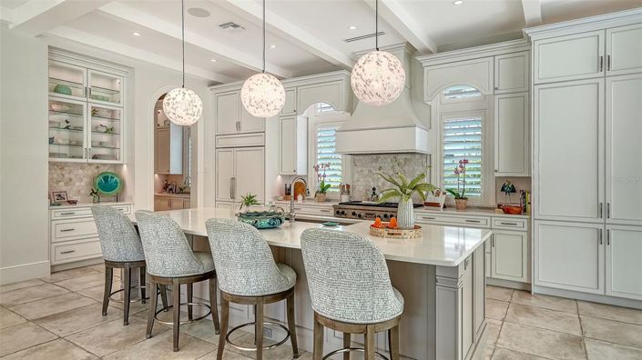 Image No.10-4 Bed Property for sale