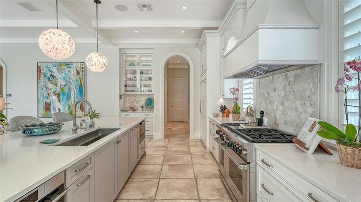 Image No.15-4 Bed Property for sale