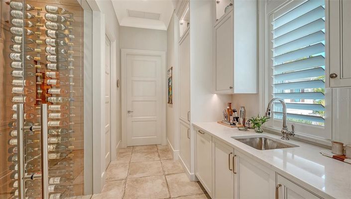 Image No.17-4 Bed Property for sale