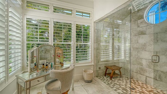 Image No.25-4 Bed Property for sale