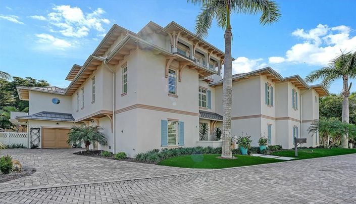 Image No.3-4 Bed Property for sale