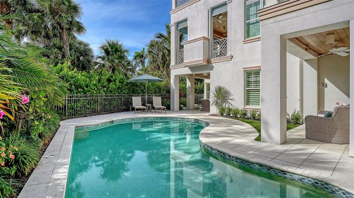 Image No.55-4 Bed Property for sale