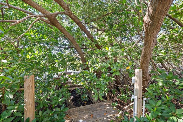 Image No.13-2 Bed Property for sale