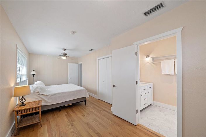 Image No.38-2 Bed Property for sale