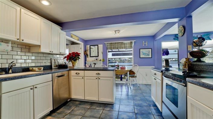 Image No.28-2 Bed Property for sale