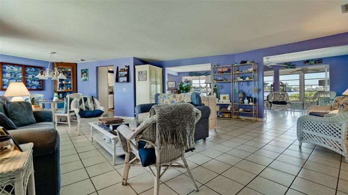 Image No.32-2 Bed Property for sale